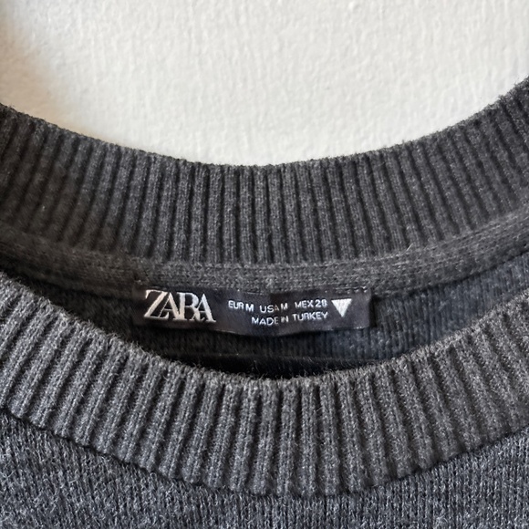 Zara long sleeve sweater - Picture 2 of 2